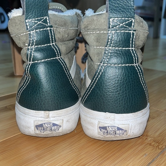 VANS OFF THE WALL HIGH TOP SHOE - Picture 4 of 6